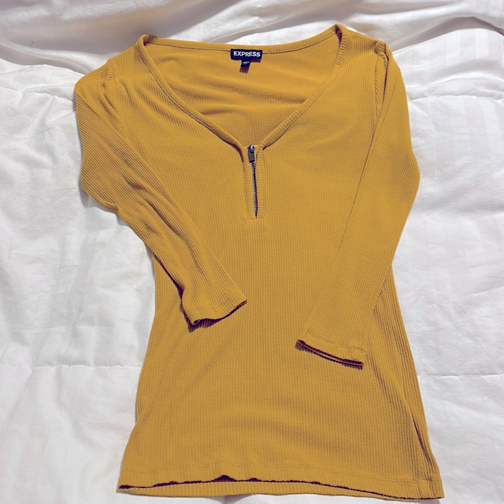 Express - 3/4 Sleeve V Neck Zipper Ribbed Shirt - Extra Small